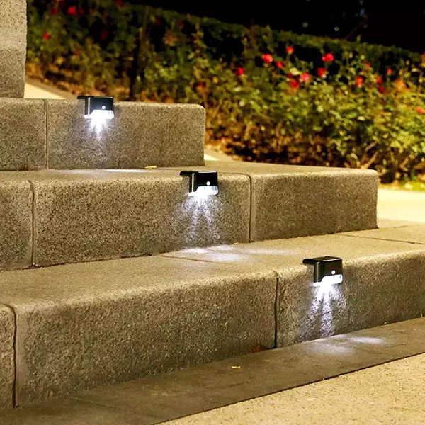 Ugaone solarne lampe - Set od 4 komada