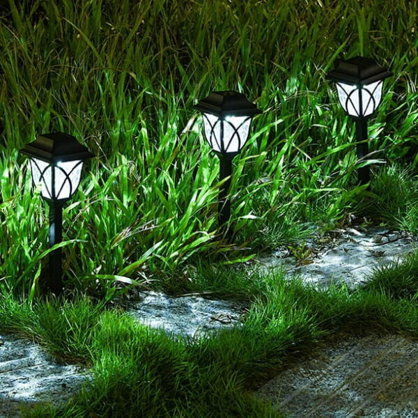 Solarna lampa za dvorište – Set od 6 Komada
